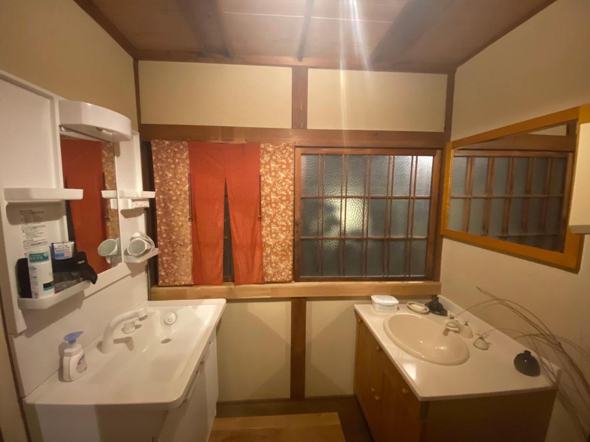 Guesthouse Omoya--全個室--囲炉裏のぬくもりと共にグループの絆を深める古民家宿でゆっくりとした時間を-6名部屋-6名部屋-8名部屋--最大20名-ペット同伴可は一室のみ- Matsuyama  Exterior photo